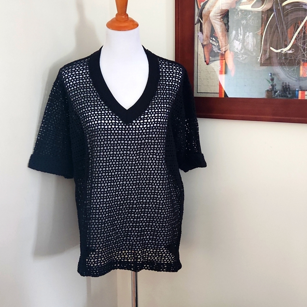 IN Charge v-neck mesh top